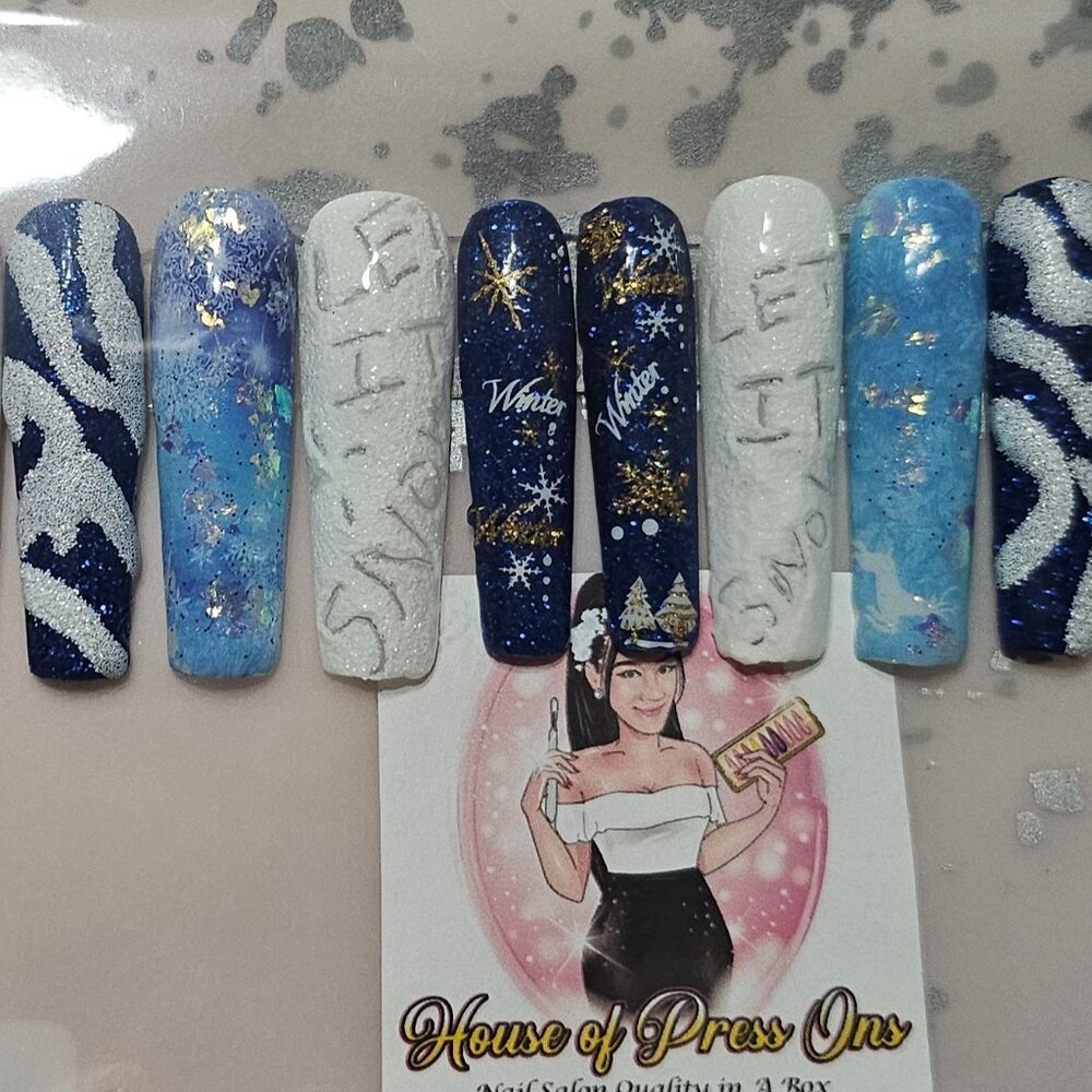 winter inspired press on nails